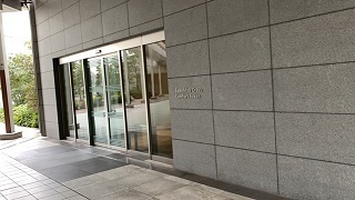 新宿区富久クロスコンフォートタワー：エントランス